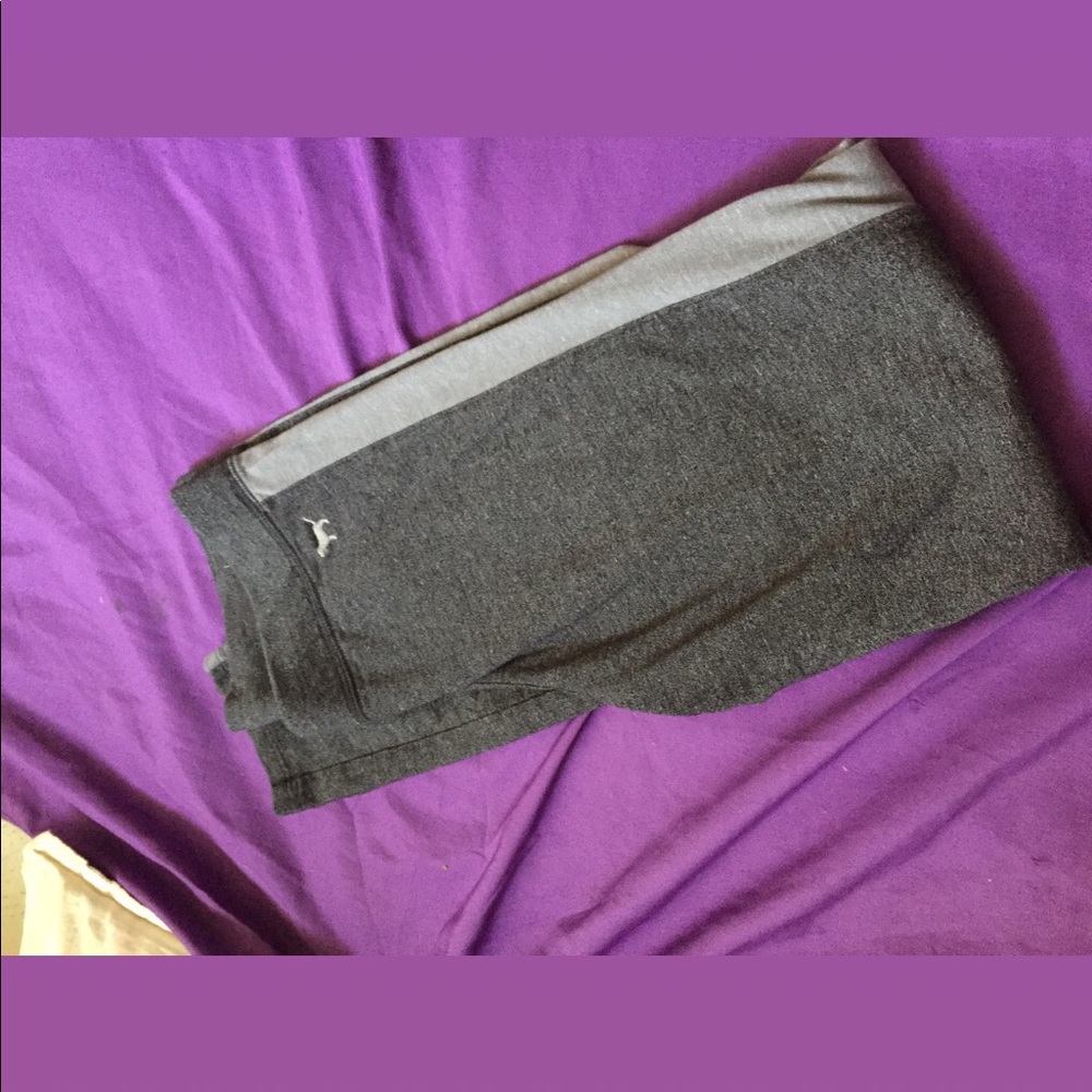 Gray PINK leggings.